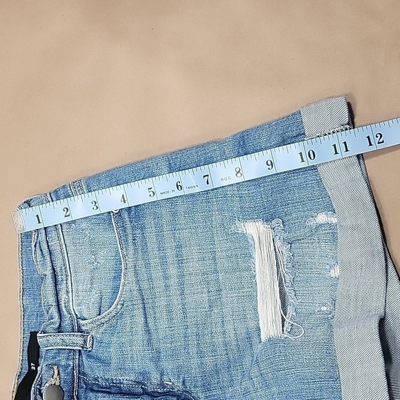 Harper, Size 27, Distressed, Denim Cuffed Shorts, Medium Wash. EUC - Picture 4 of 7